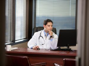 o que é um prontuário eletrônico em uma clínica médica